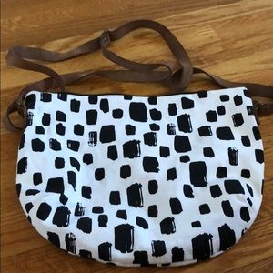 Cross body hobo bag